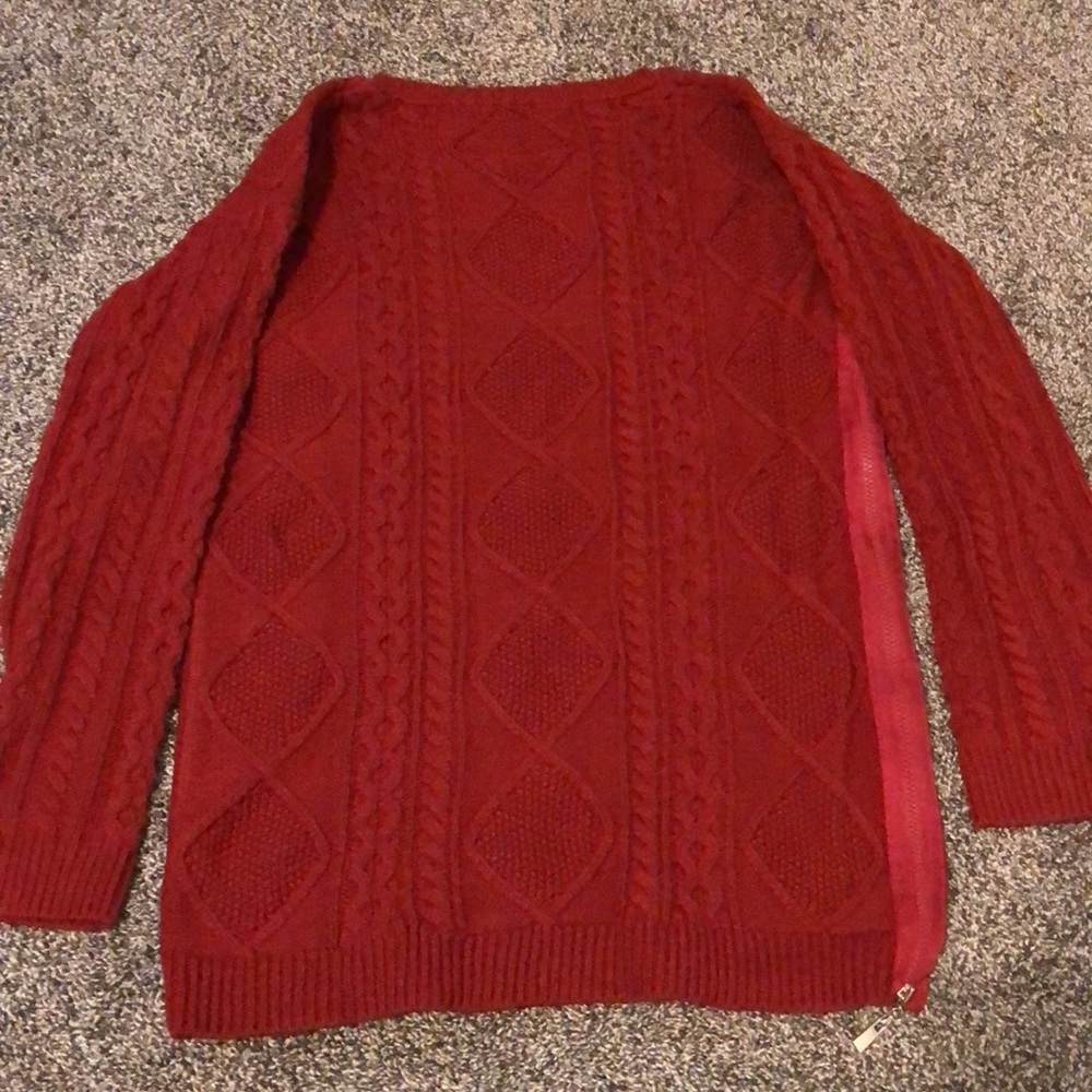 Sweater - Picture 4 of 4